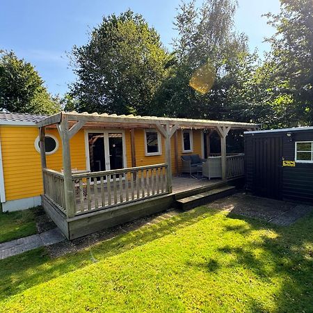Ruime 5-Persoons Chalet Aan Het Bergumermeer Suameer ภายนอก รูปภาพ