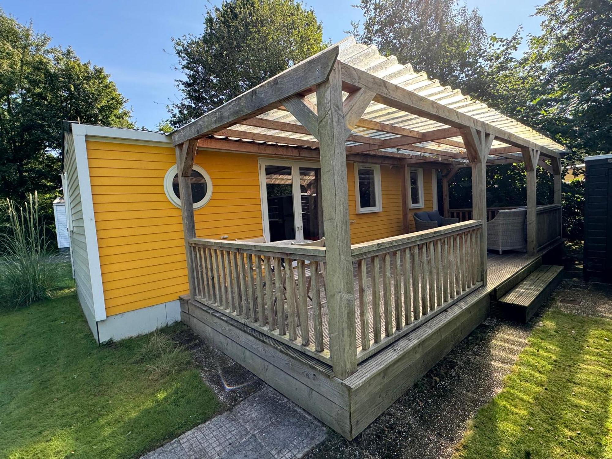 Ruime 5-Persoons Chalet Aan Het Bergumermeer Suameer ภายนอก รูปภาพ